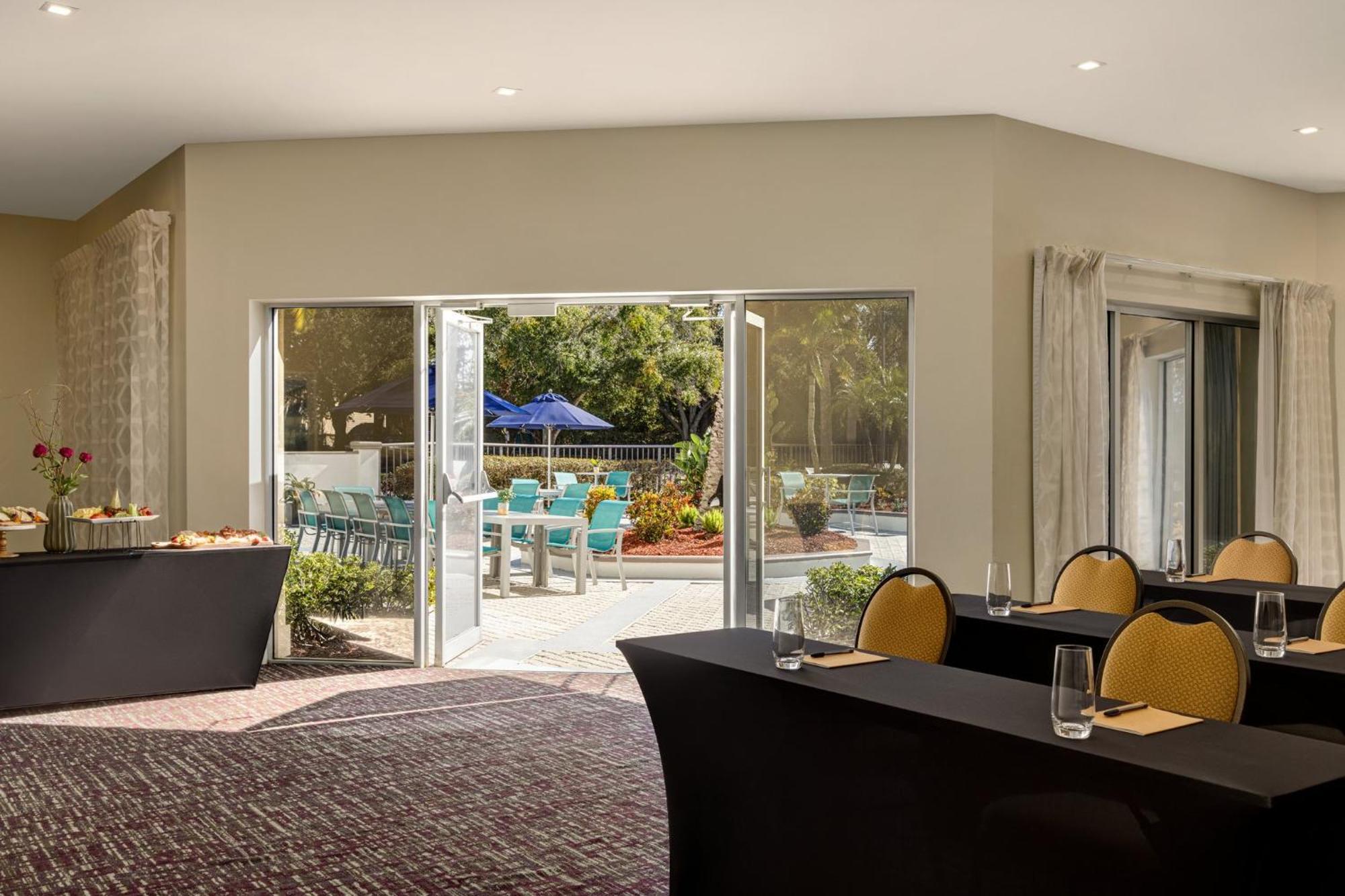 Crowne Plaza Orlando - Lake Buena Vista By Ihg Екстер'єр фото